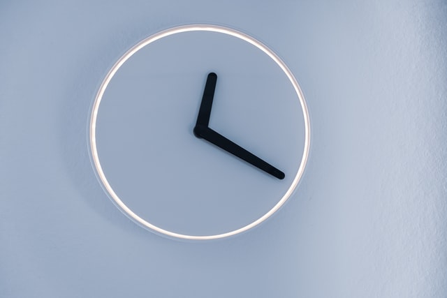 round clock